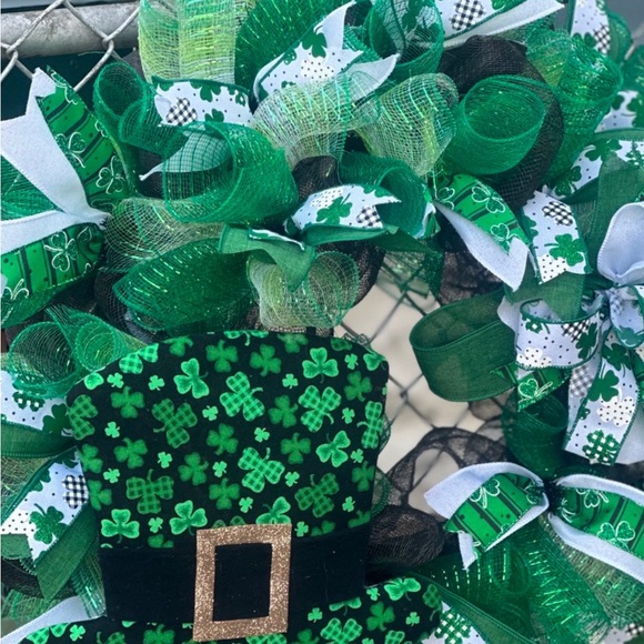 Handmade Deco Mesh Wreath for front door. - Picture 3 of 3